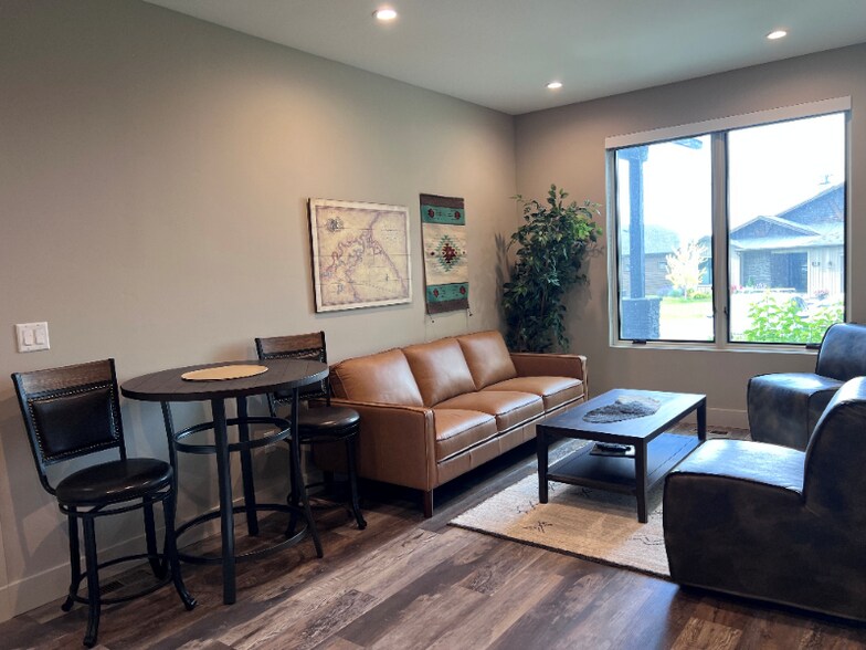 Building Photo - 75 Highnoon Way