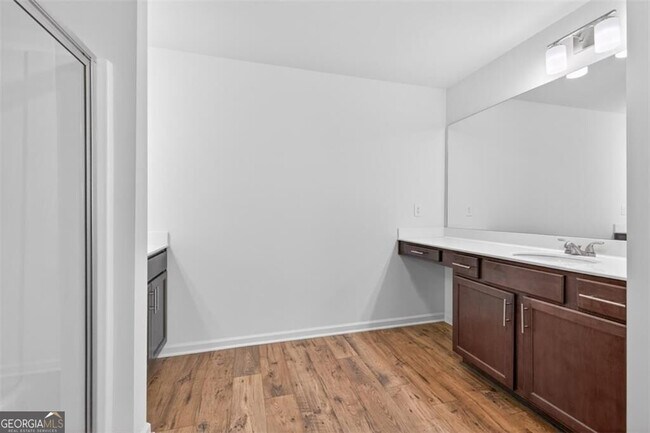 Building Photo - 5524 Garens Way