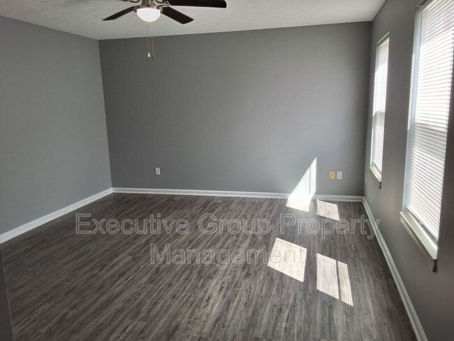 Building Photo - 1113 Crowne Pointe Dr