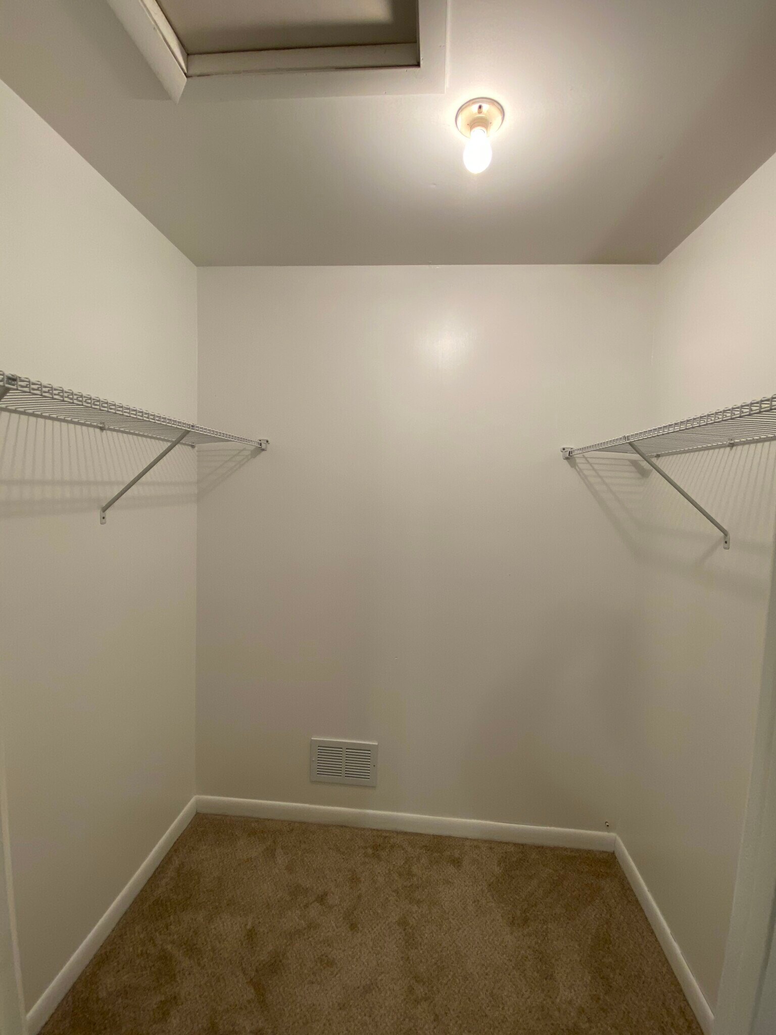 Building Photo - 519 Racine Ln