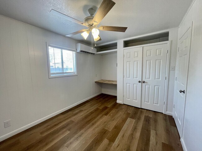 Building Photo - Spartanly Furnished Apartment 5 Miles to S...