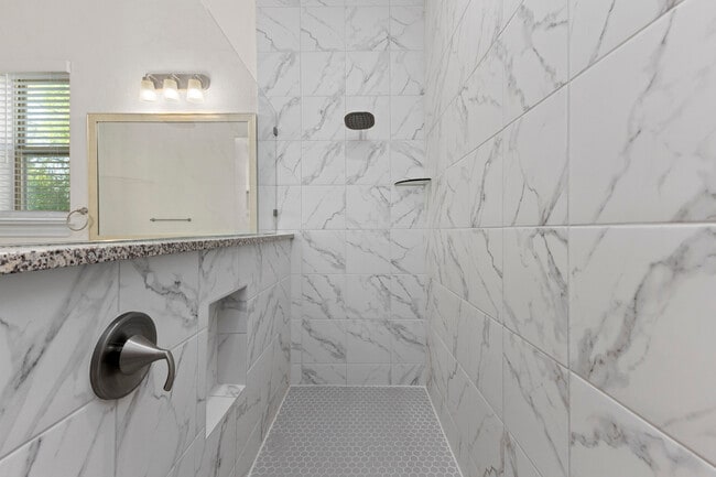 Building Photo - 3839 Balentine