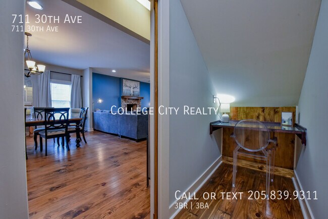 Building Photo - 711 30th Ave