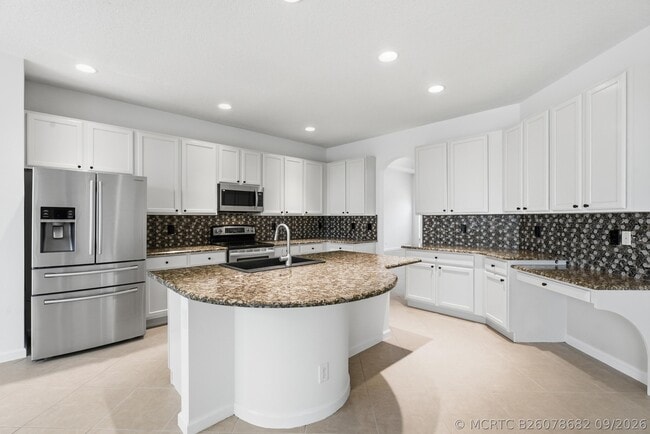 Building Photo - 5513 SW Windward Way