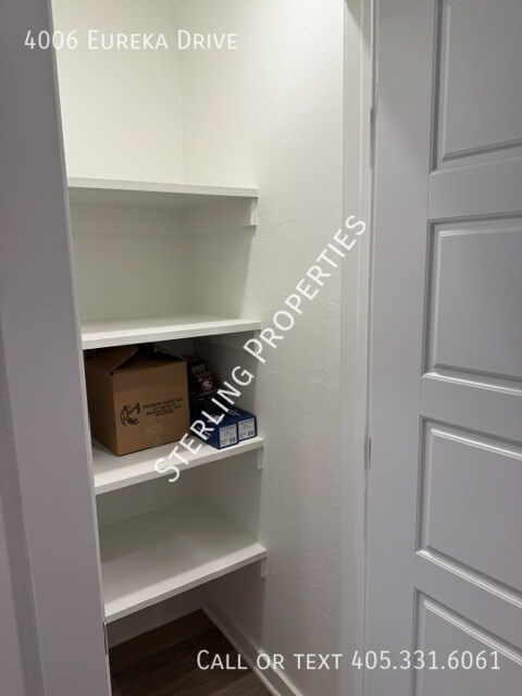 Building Photo - 4006 Eureka Dr