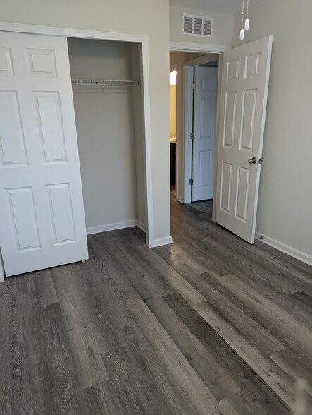 Building Photo - 1714 Cocoanut Rd