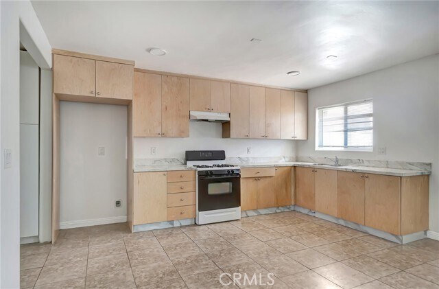 Building Photo - 6735 Elmer Ave