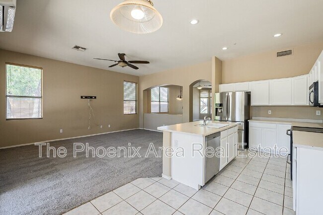 Building Photo - 7237 E Gallego Ln