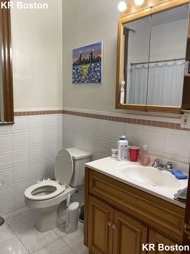 Building Photo - 26 Gibbs St