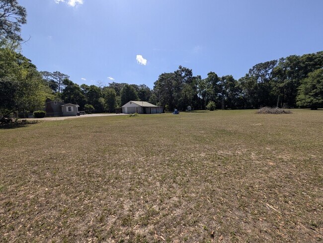 Building Photo - 427 Crossway Rd