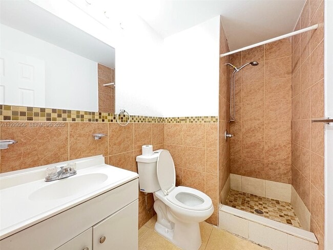 Building Photo - 2406 McKinley St