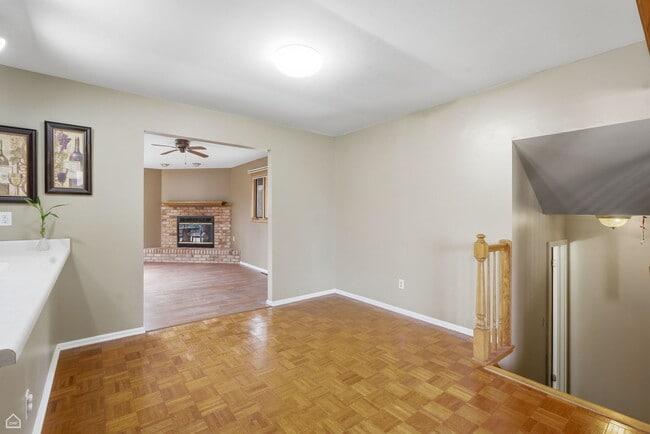 Building Photo - 409 Kensington Dr