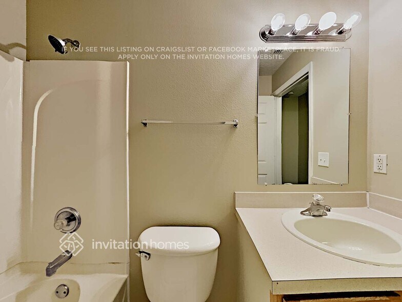 Building Photo - 713 Battery Pointe Dr