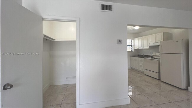 Building Photo - 3711 NW 24th Ave