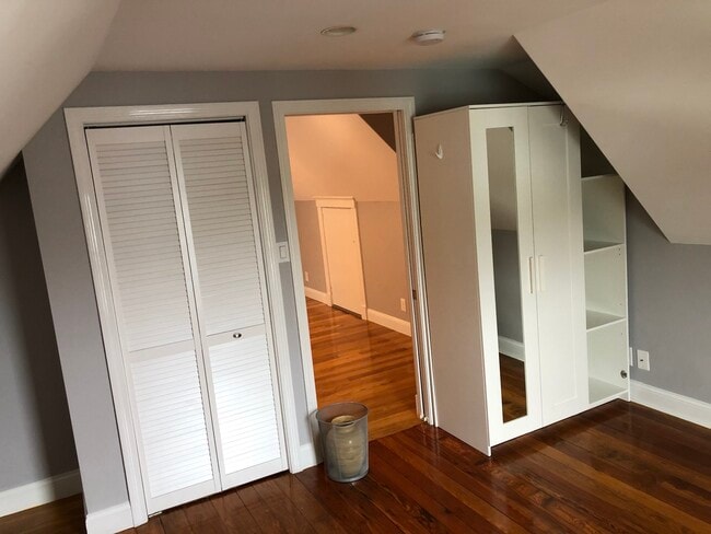 Building Photo - 10 Tolman St