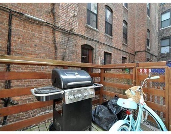 Building Photo - 33 Charter St