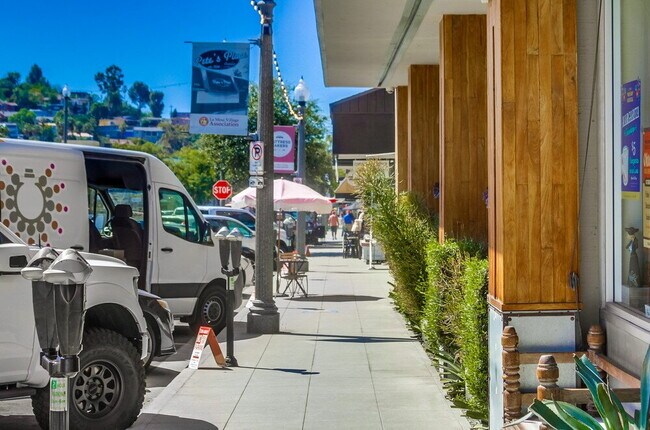 Building Photo - Welcome to your modern La Mesa townhome wi...