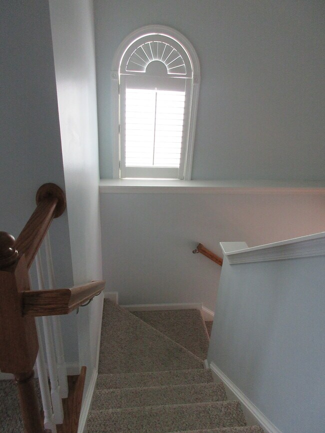 Building Photo - 469 Rolkin Rd