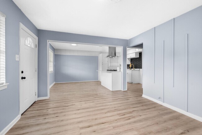 Building Photo - 2119 Linden Creek Ln