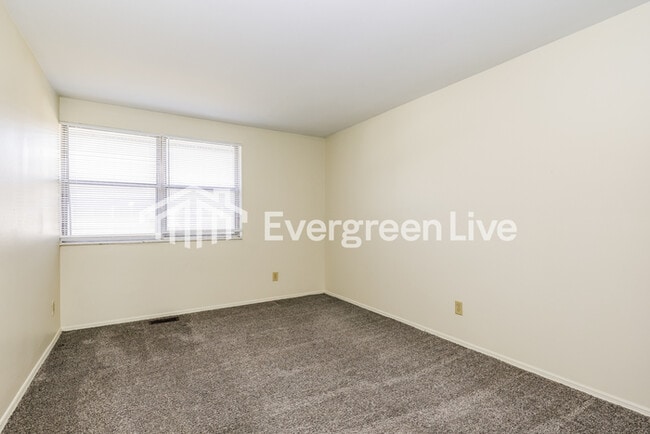 Building Photo - 7572 Mt Hood