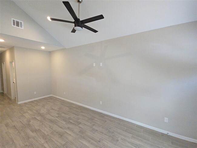 Building Photo - 11442 Underwood St
