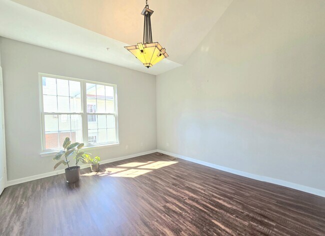 Building Photo - 1604 Post Oak Dr
