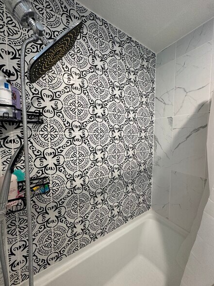 Building Photo - 491 W Carter St