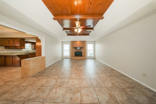 Building Photo - 5421 Sudbury Ln