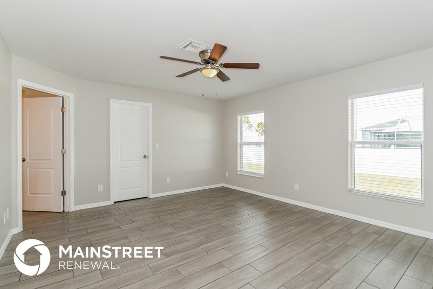 Building Photo - 2011 NW 23rd St