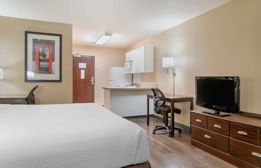 Building Photo - Furnished Studio-Detroit - Sterling Heights