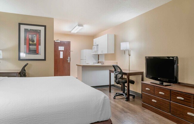 Building Photo - Furnished Studio-Detroit - Sterling Heights