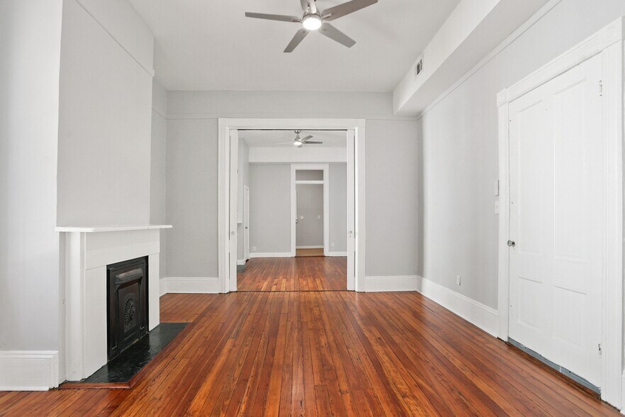 Building Photo - 1112 Barnard St