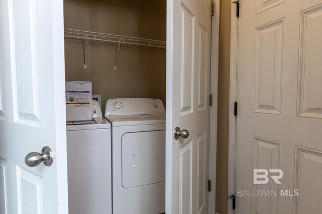 Building Photo - 33740 Stables Dr E