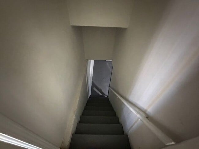 Building Photo - 3 Bed 1 Bath Berkeley home