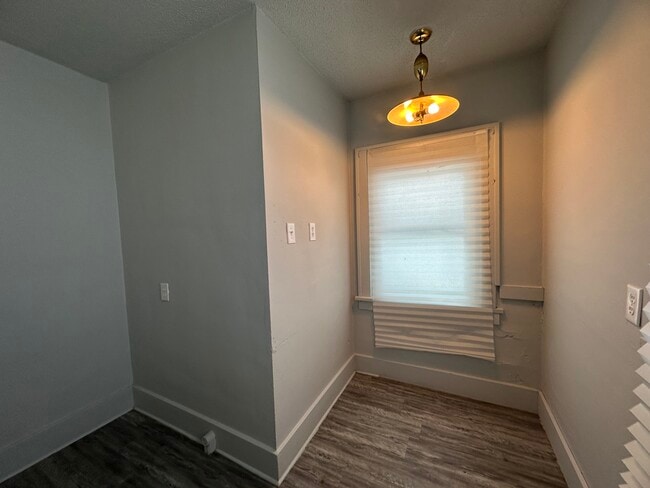 Building Photo - 27 State St