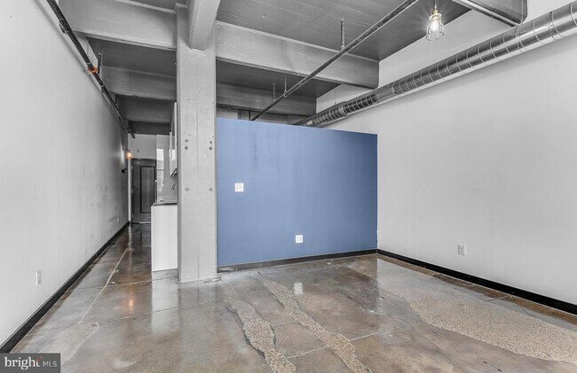 Building Photo - 1701 Tulip St