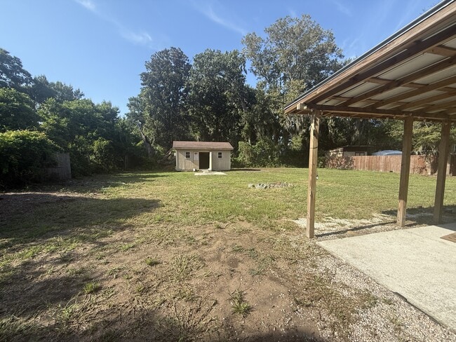 Building Photo - 2803 Smilax Ave