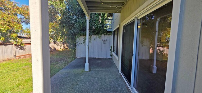 Building Photo - 7862 Hampton Ln