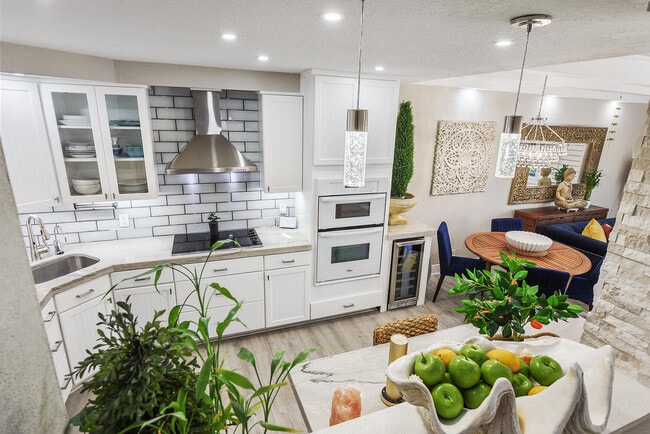 Building Photo - 250 S Ocean Blvd