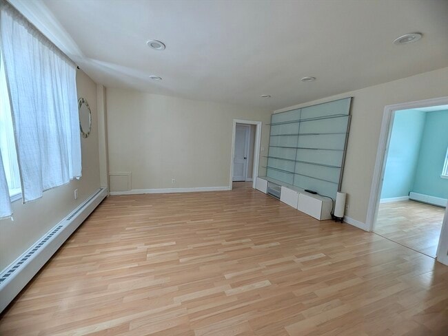 Building Photo - 17 Hammond Pond Pkwy