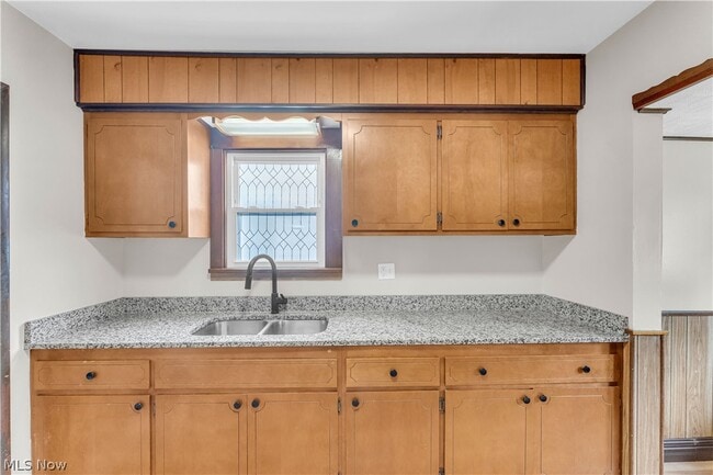 Building Photo - 6800 Kazimier Ave