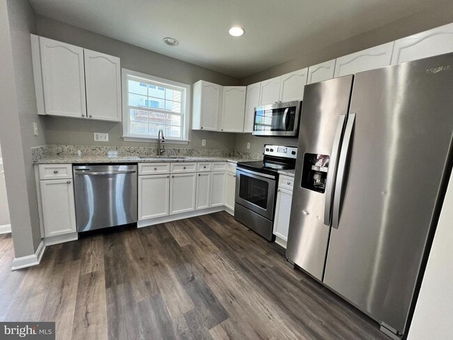 Building Photo - 17 Snead Drive.