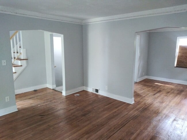 Building Photo - 3 Bed/1 Bath - Single Family Brick Home - Available now!