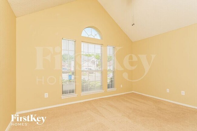 Building Photo - 137 Sequoia Rd