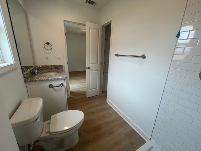 Building Photo - Newly built 3 bedroom 2 bathroom in East T...