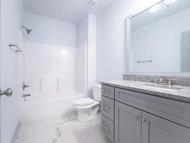 Building Photo - 4461 Hazeltine Dr