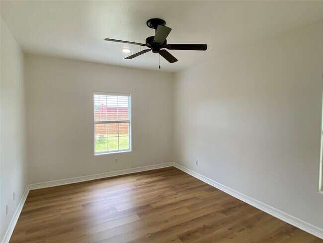 Building Photo - 2897 Settler's Way Dr