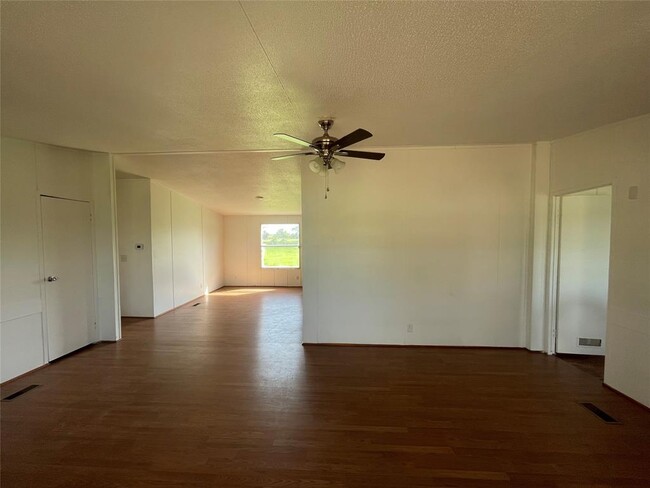 Building Photo - 711 FM 360 Rd