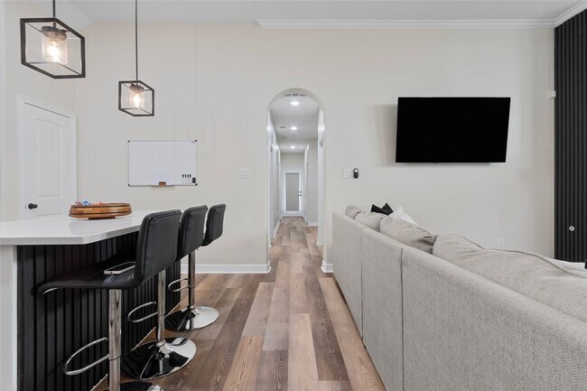 Building Photo - 711 Audra Ln