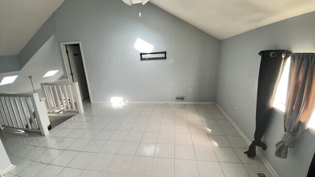 Building Photo - Very cute 2 bedroom/2 bath unfurnished condo